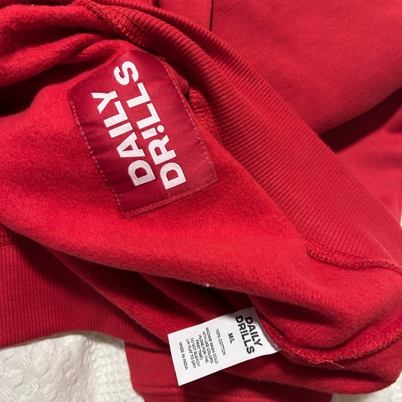 Daily Drills V-Day Oversized Fleece Vintage Crew - Red w/ Vday Patch M/L NWT - Picture 6 of 11